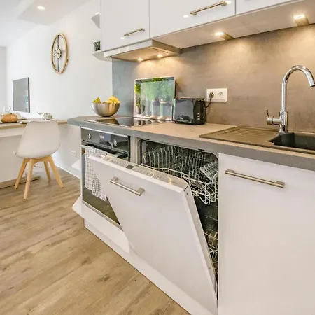 Baltic Village * Damp